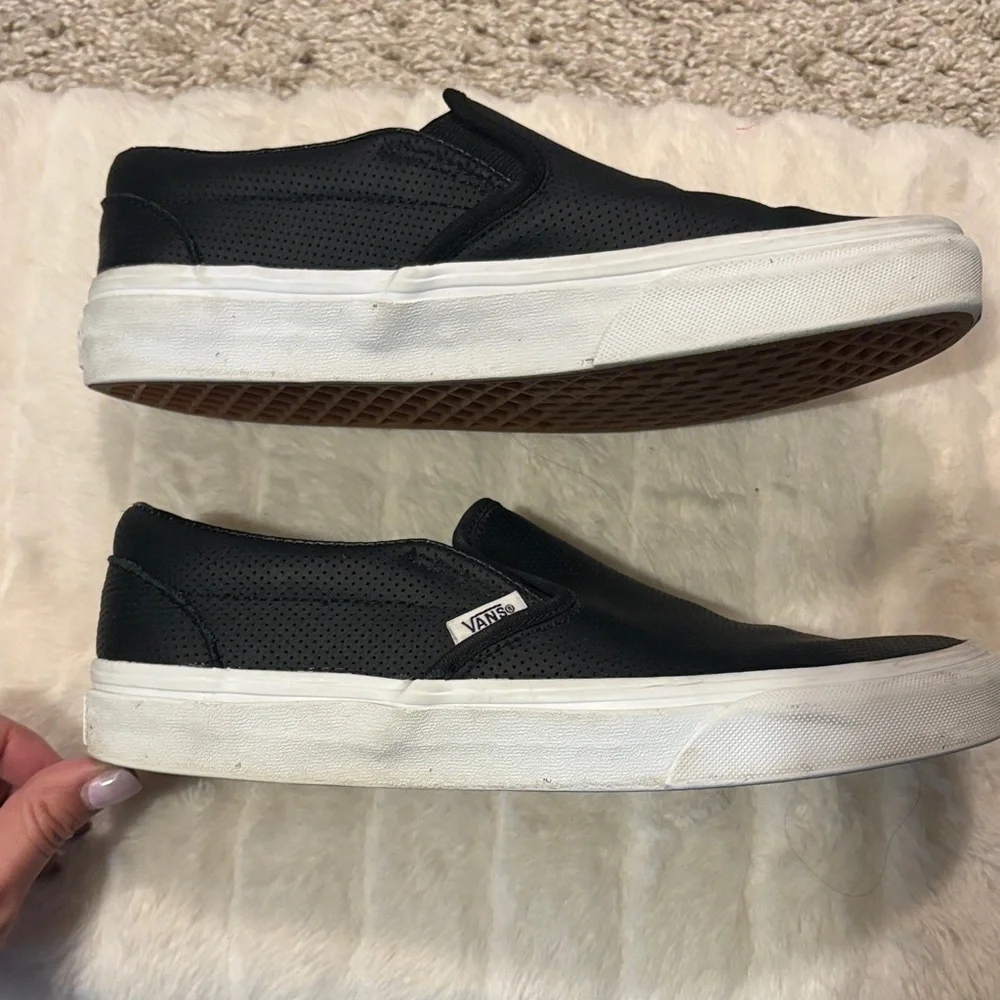 Vans perf leather Women’s Classic Slip-On in Black/White - Picture 4 of 6